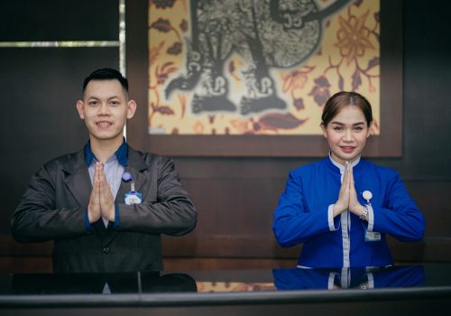 Petugas Customer Service Ramah PT. ETOS NASIONAL